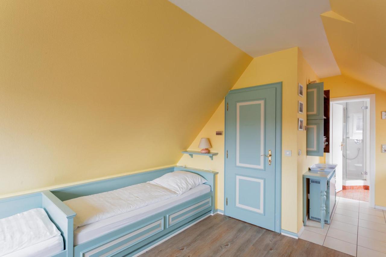Priel-Hues Apartment List Exterior foto
